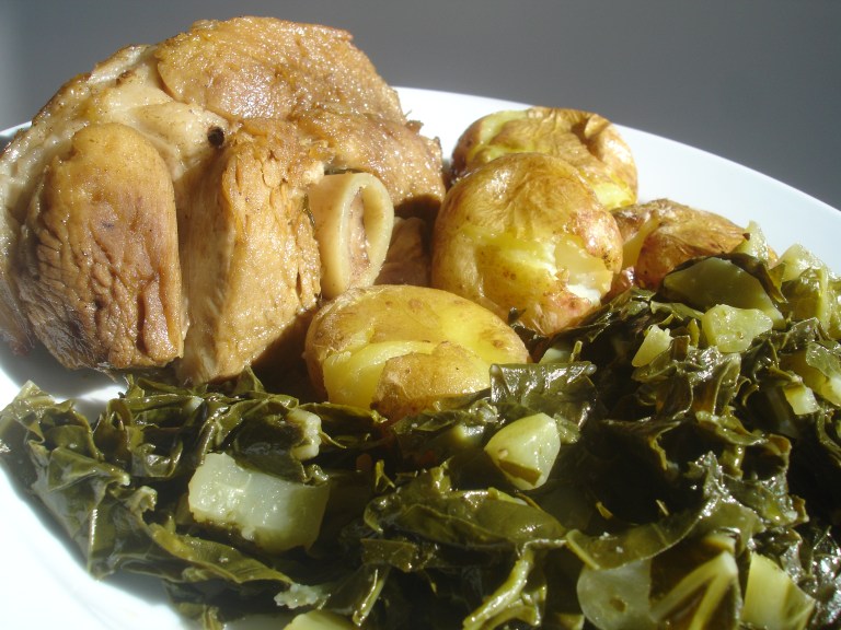 pezinhos de porco com couve