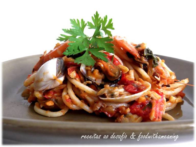 Bucatini com marisco