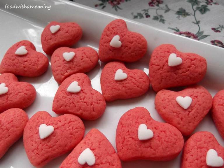 pink cookie hearts-foodwithameaning