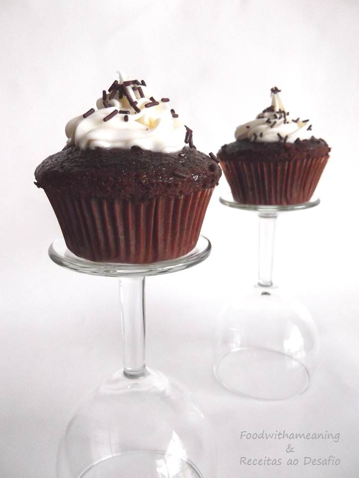 cupcakes de chocolate_foodwithameaning