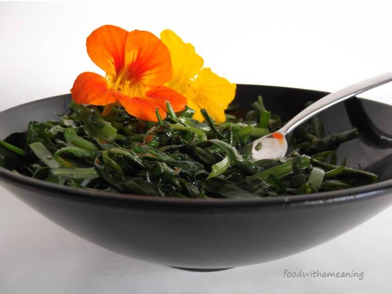 salteado de minutina italiana com capuchinha_foodwithameaning