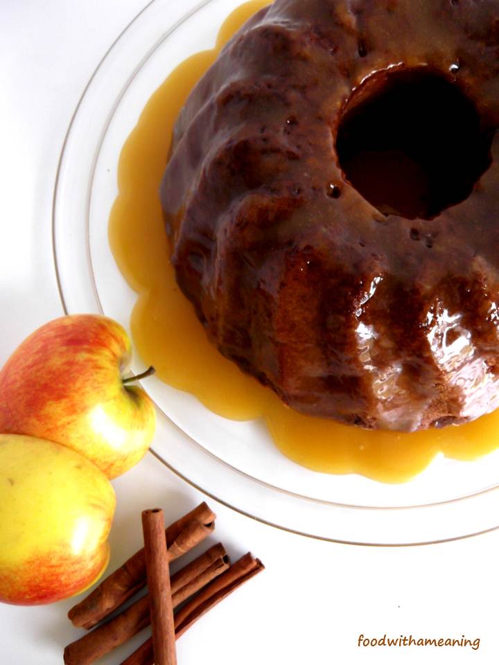 Bundt de maçã e especiarias