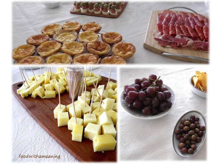 acepipes de salsicha,banana e azeitona