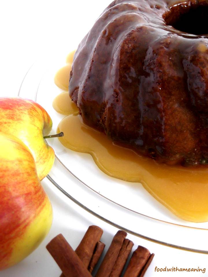 Bolo de maçã e especiarias