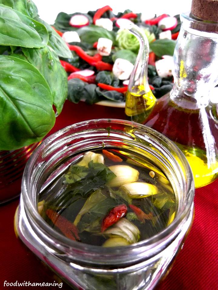 azeite aromatizado com manjericão, alho e piri-piri