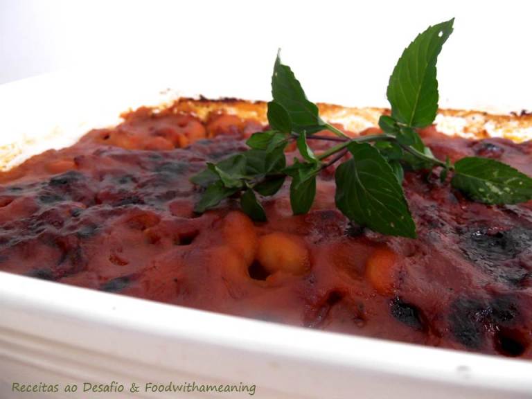 feijão com melaço e cachaça