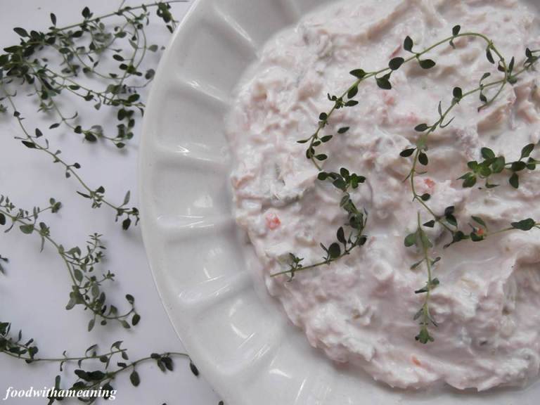 paté de ricotta com atum, picles e azeironas verdes 