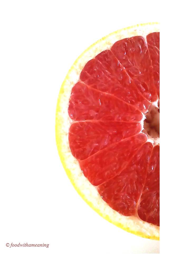 Toranja grelhada com açúcar mascavado, canela e vinho do porto