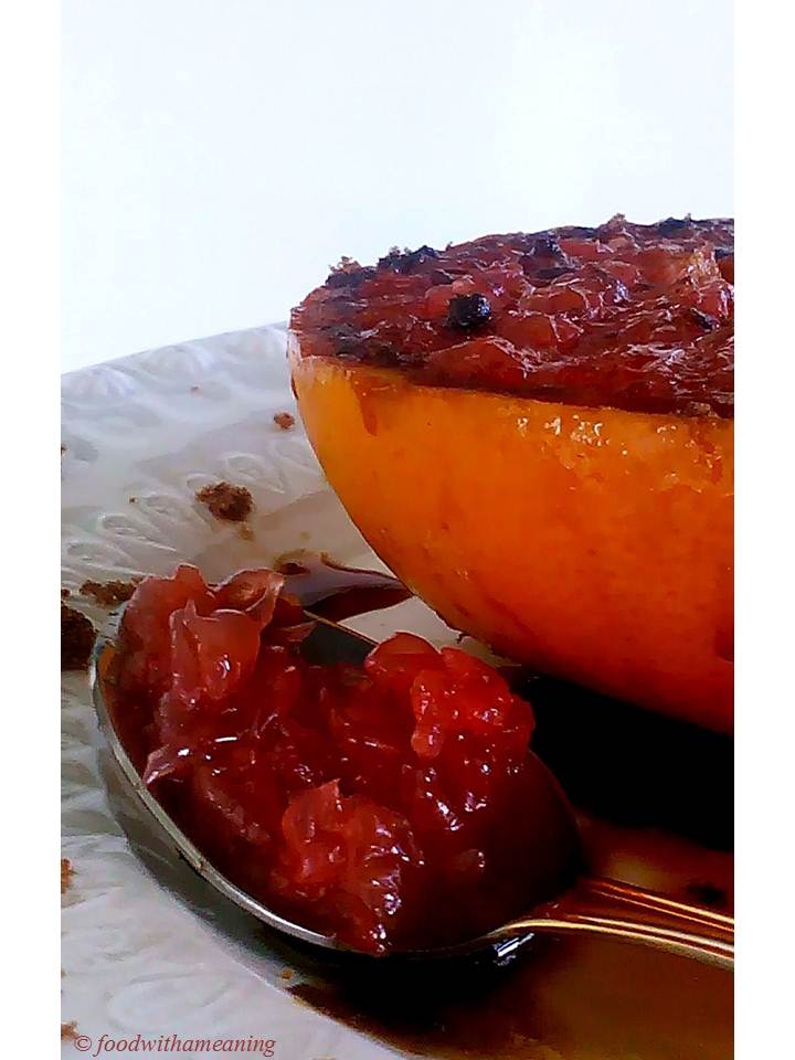 Toranja grelhada com açúcar mascavado, canela e vinho do porto