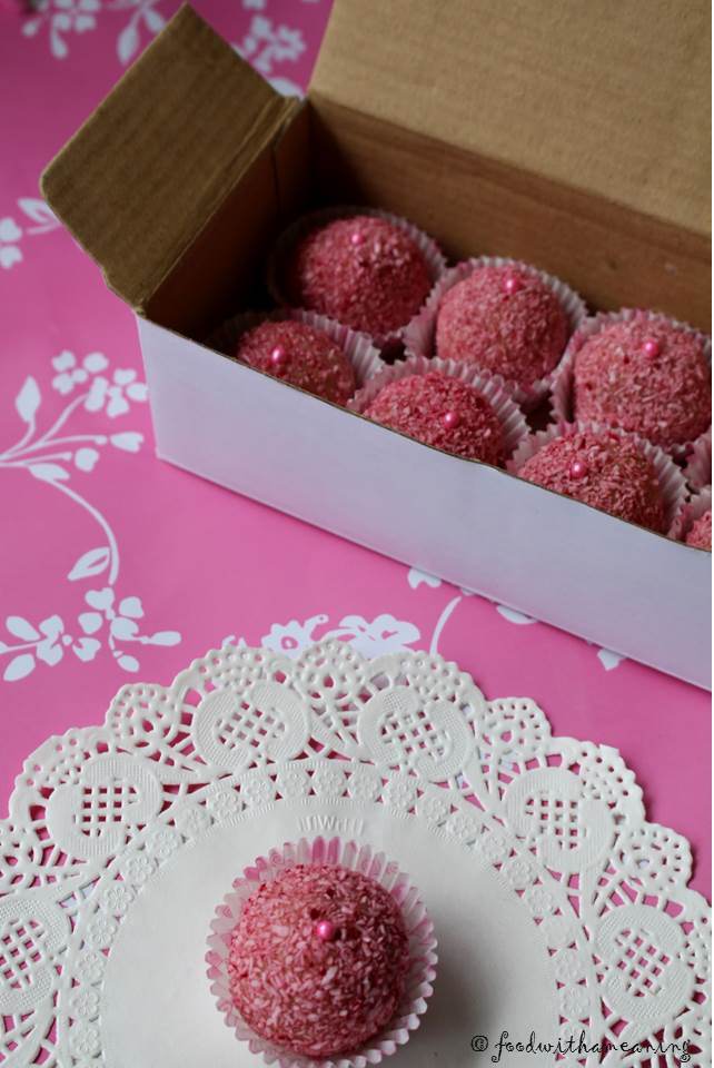 Beijinhos de amêndoa e côco