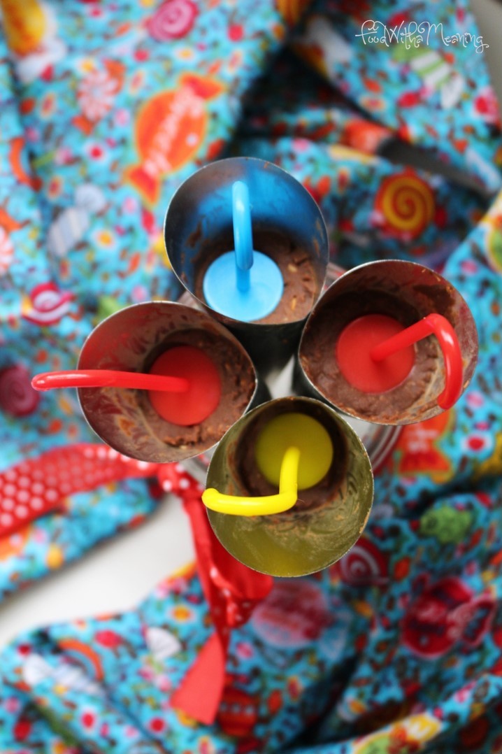 Chapéus de chuva de chocolate e amêndoa