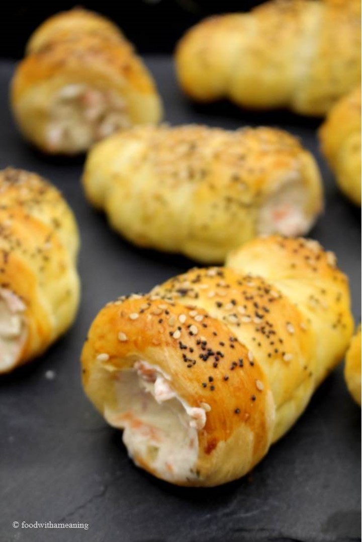 cornucópias com paté de salmão fumado