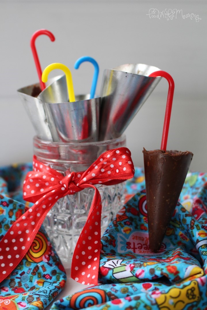 Chapéus de chuva de chocolate e amêndoa