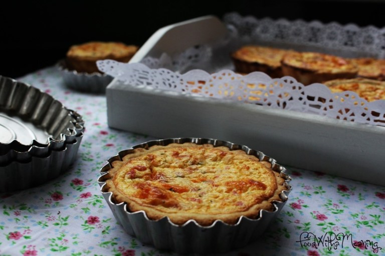 tarteletes de fiambre de peru e mortadela com hortelã-pimenta