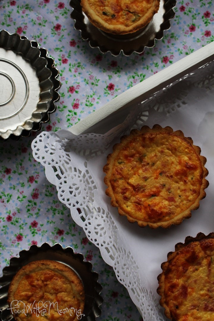 tarteletes de fiambre de peru e mortadela com hortelã-pimenta