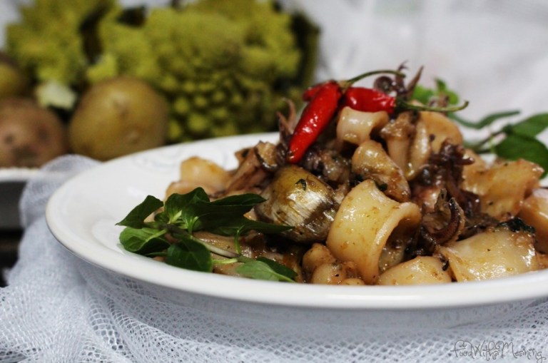 lulas na frigideira com romanesco e batata cozida