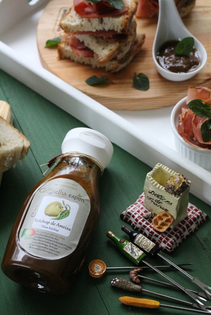 sandes de paiola e ameixa