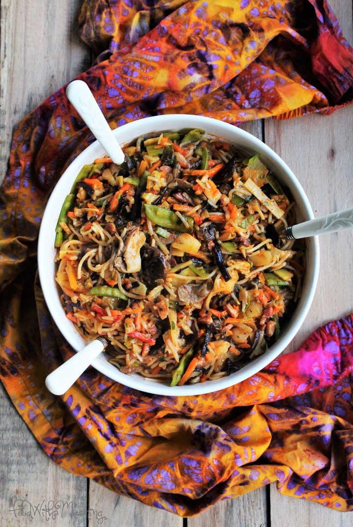 esparguete de ameijoa e legumes chineses