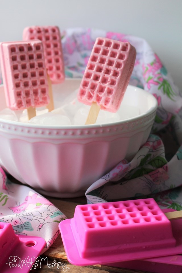 gelado de morango_foodwithameaning