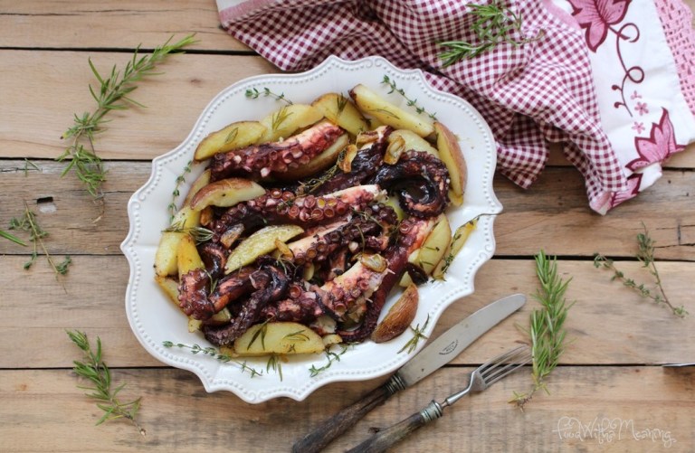 polvo cozido com batatas salteadas