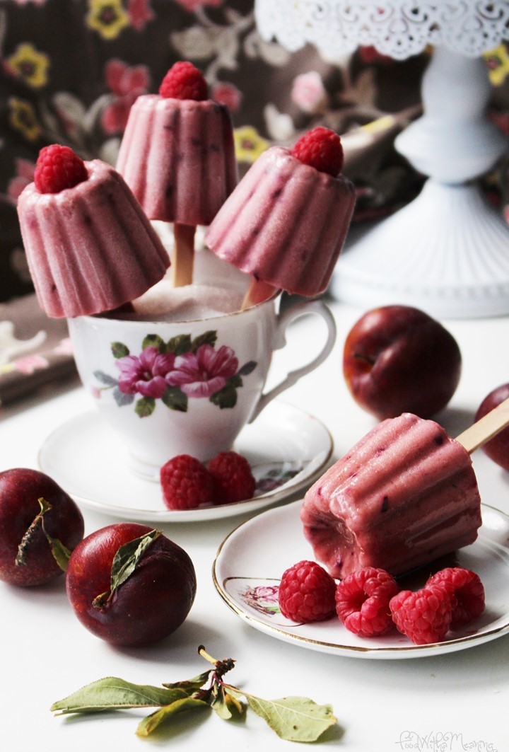 Smoothie-on-a-stick de Ameixa e Framboesa