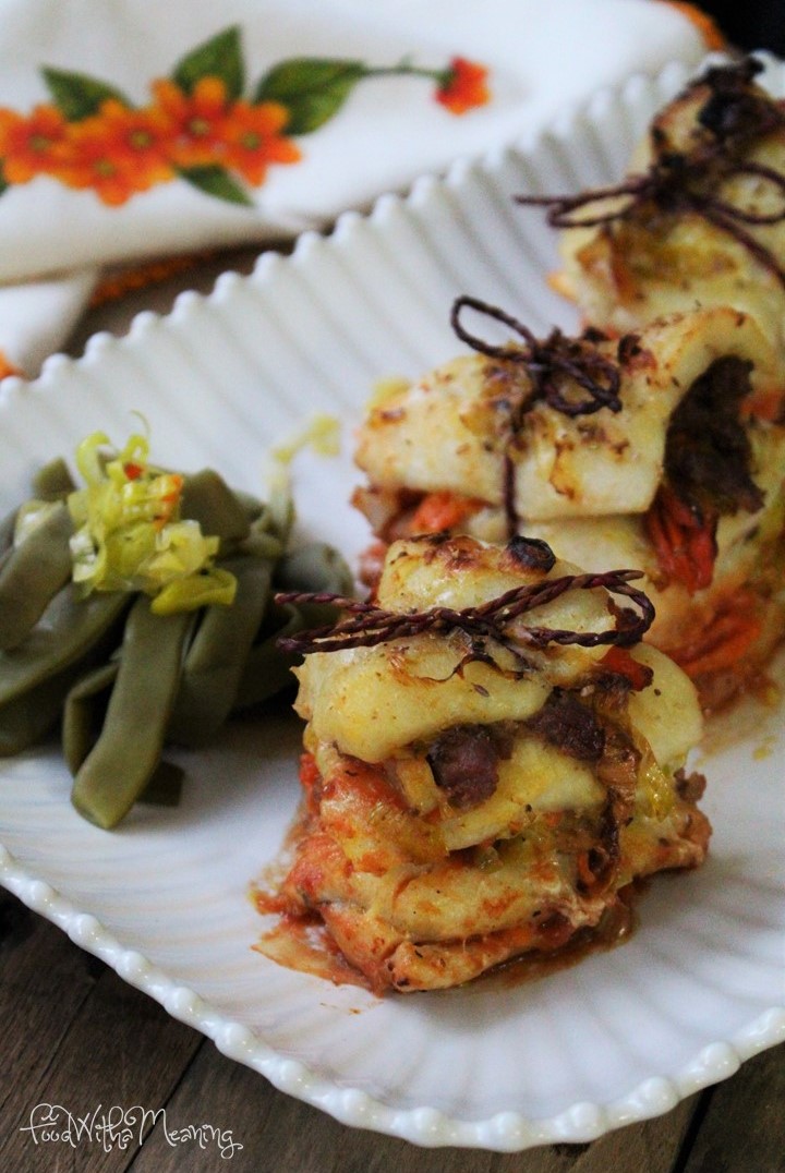 trouxas de veja com linguiça e alho francês