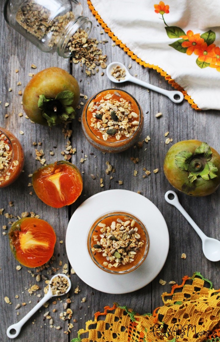 Copos de Diospiro com Chia e Leite de Amêndoa