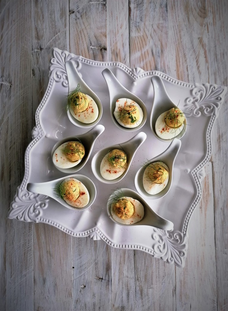 ovos recheados com requeijão