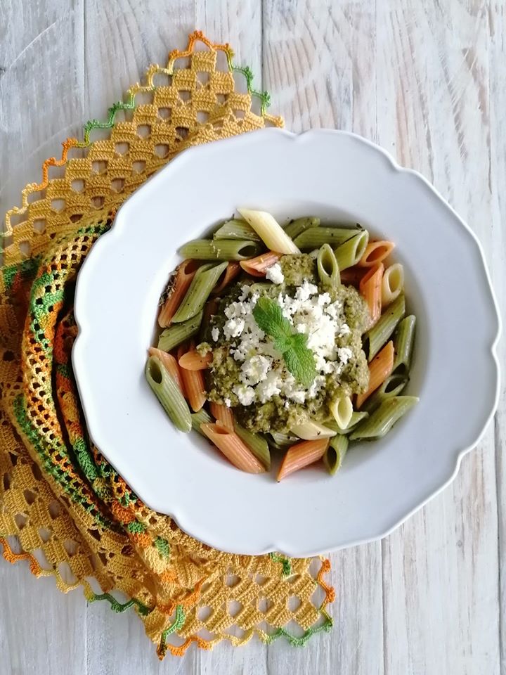 Penne com Molho Pesto e Requeijão