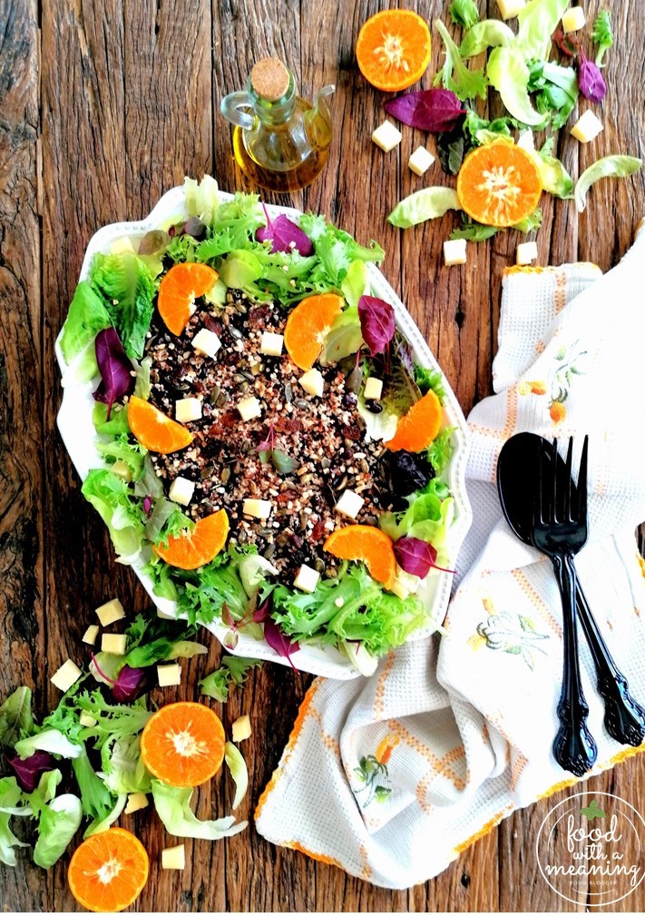 Salada de Quinoa com Feijão preto Rio Bravo e torresmos de toucinho